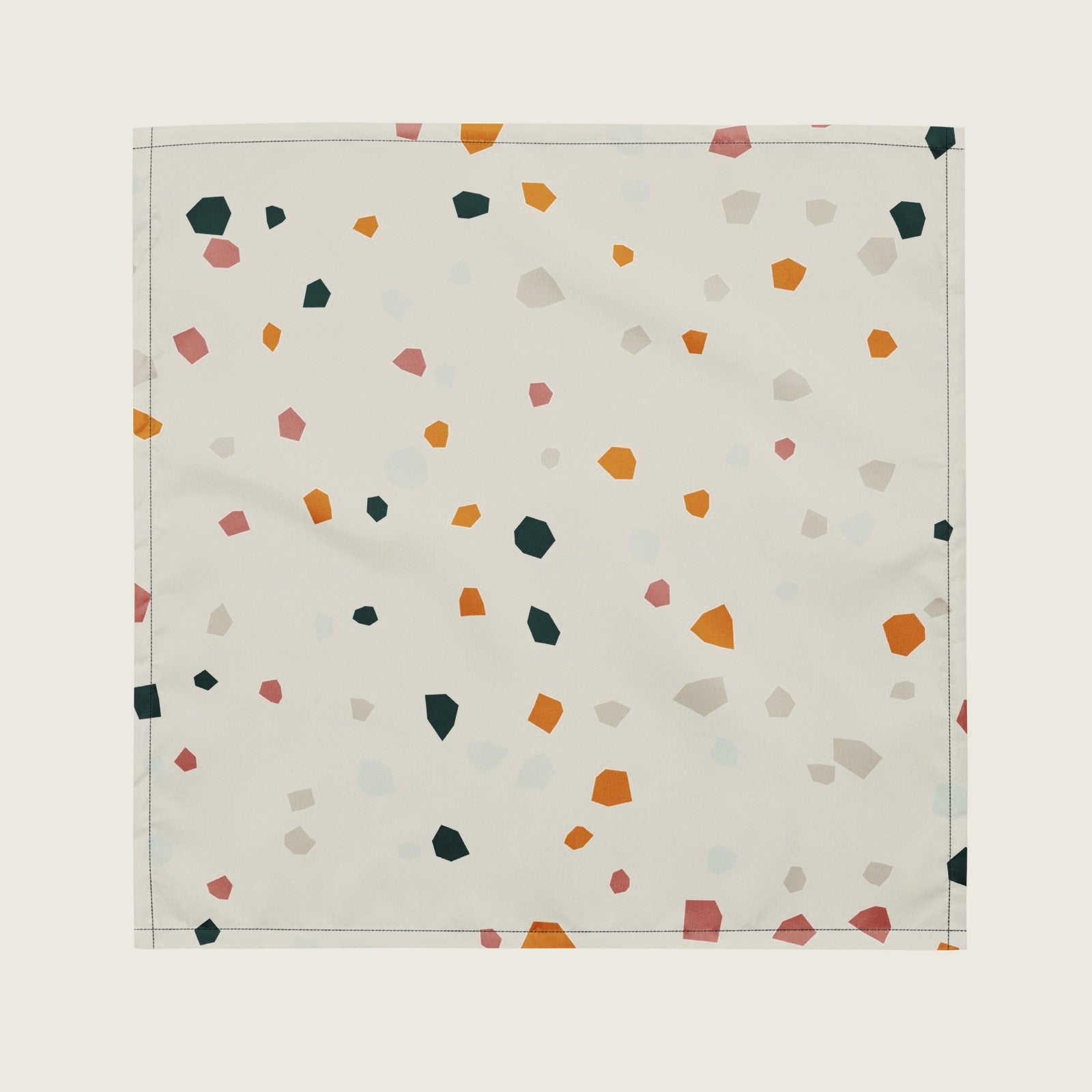 Terrazzo Bandana på creme baggrund